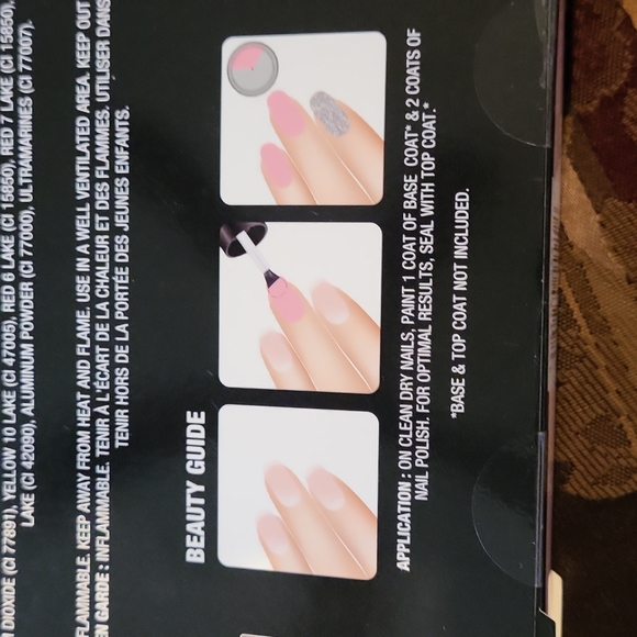 LA COLORS duo 10 LIMITED EDITION nail polishes and manicure set - Picture 7 of 9